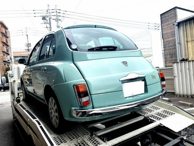 廃車手続きで損しないためのポイント - 積載車と愛車の写真