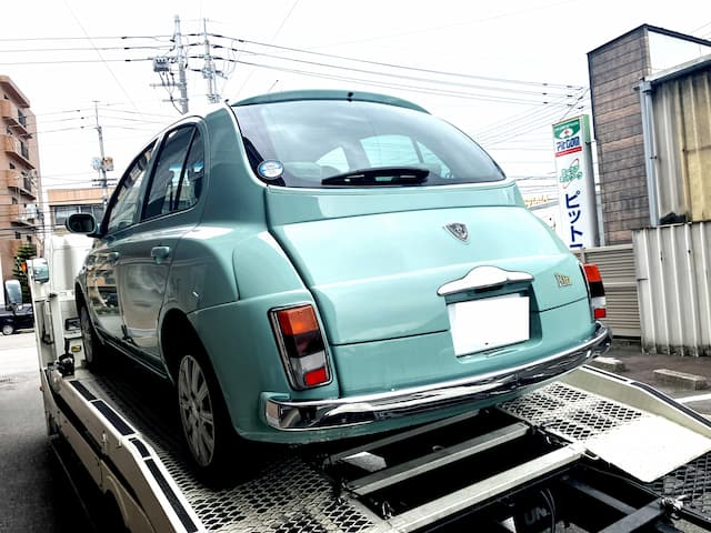 積載車と愛車の写真